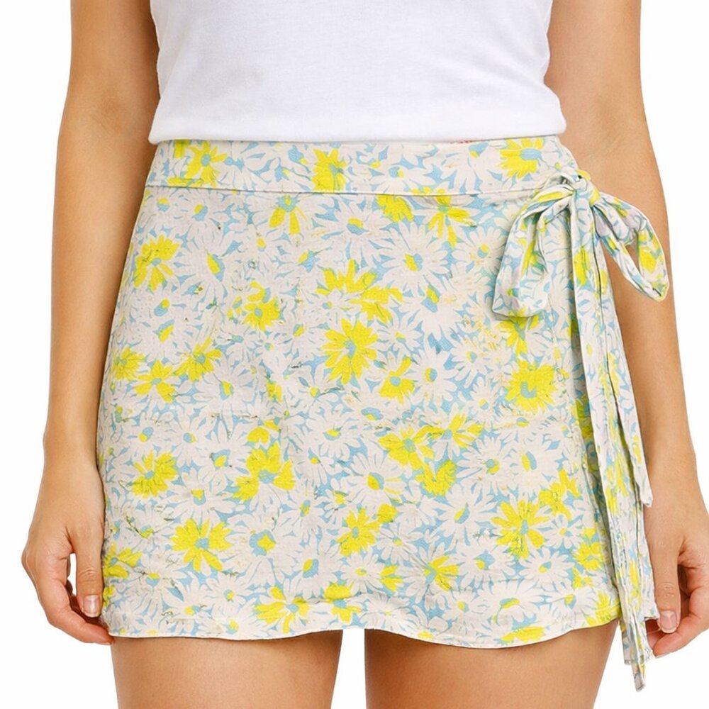 NWT Chaser Fleet Floral Rayon Wrap Flowy Mini Skirt Tie Blue/Yellow/White M